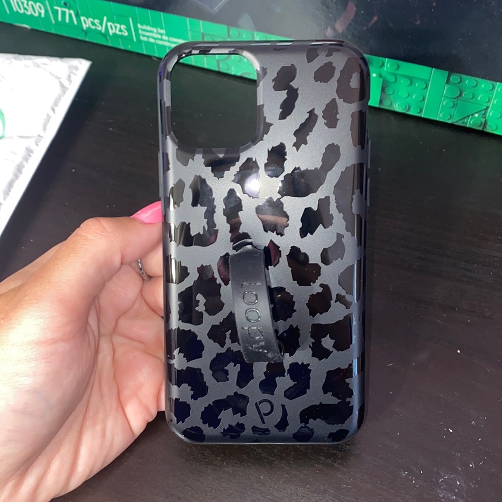 Loopy phone case